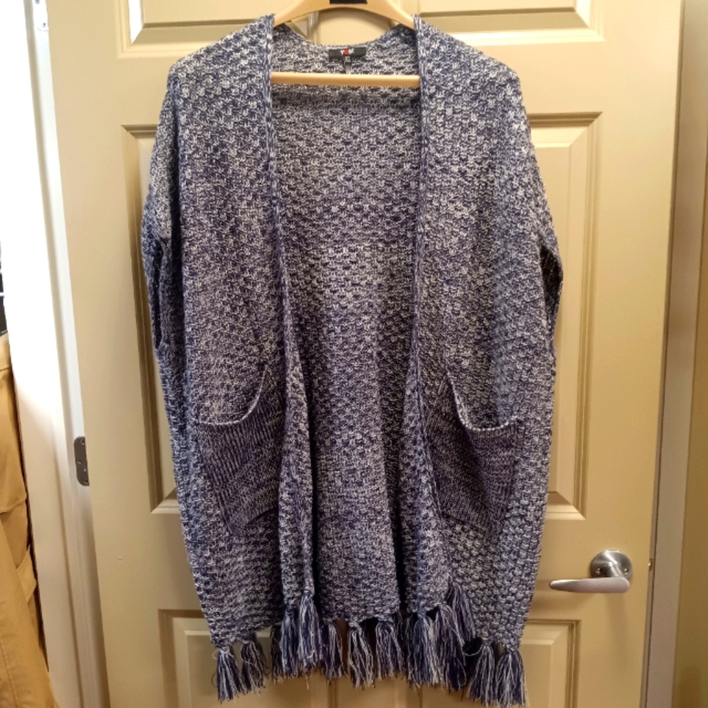 Yest Sleeveless Sweater Vest Cardigan- size 6 (Oversized)